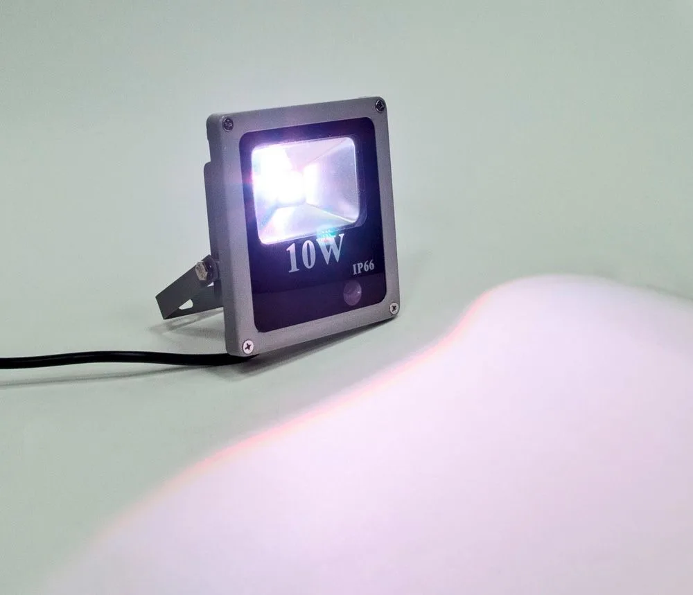 FERON Светодиодный прожектор LL-271 IP65 10W 4000K 12188 FERON Светодиодный прожектор LL-271 IP65 10W 4000K 12188