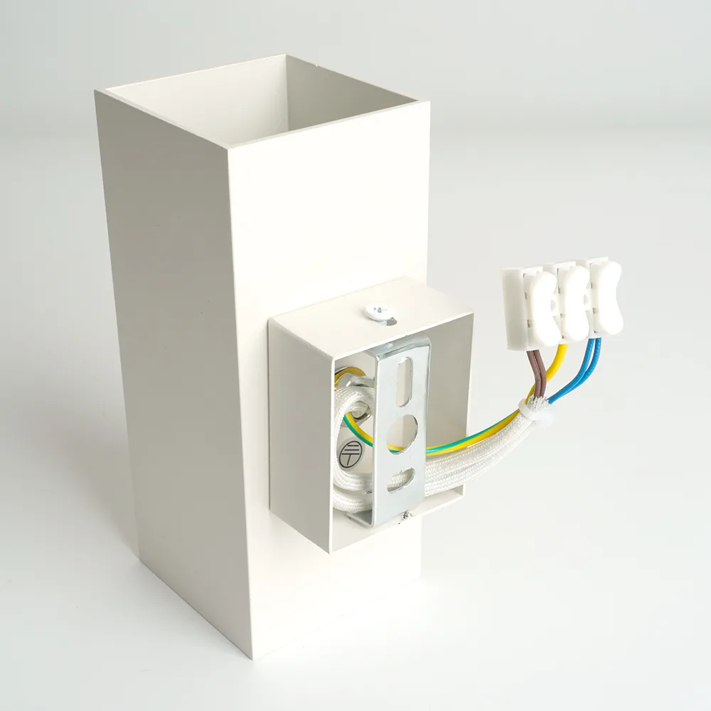 FERON Светильник настенный ML1740 QUAD MR16 35W, 230V, 2*GU10, белый IP20 48428 FERON Светильник настенный ML1740 QUAD MR16 35W, 230V, 2*GU10, белый IP20 48428