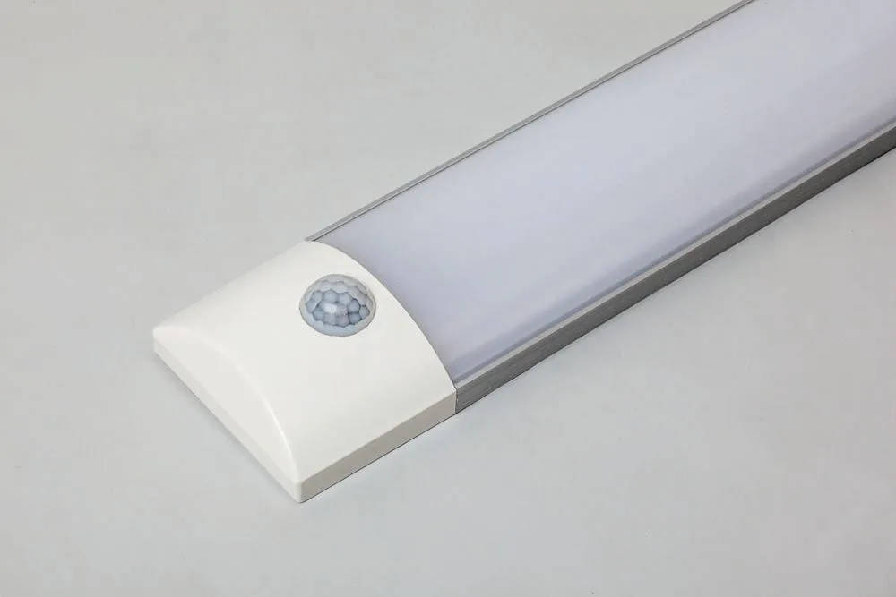 FERON Светодиодный светильник 200LED 4500K 36W с датчиком, AL5055 FERON Светодиодный светильник 200LED 4500K 36W с датчиком, AL5055