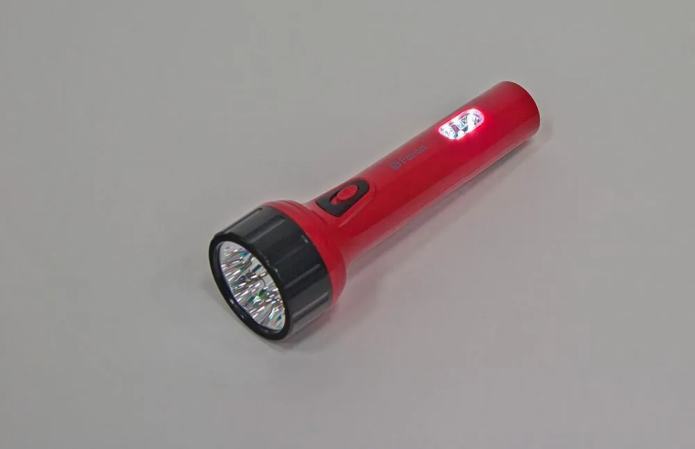 FERON Фонарь аккумуляторный ручной 9+3LED 0,7W со встроенной вилкой для зарядки, красный, TL042 12957 FERON Фонарь аккумуляторный ручной 9+3LED 0,7W со встроенной вилкой для зарядки, красный, TL042 12957