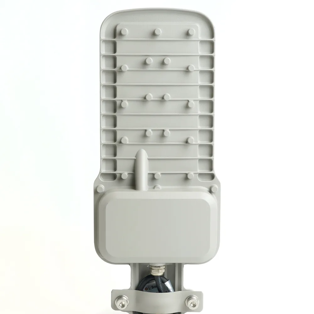 FERON Светодиодный уличный консольный светильник SP3040 30W 5000K 230V, серый 41547 FERON Светодиодный уличный консольный светильник SP3040 30W 5000K 230V, серый 41547